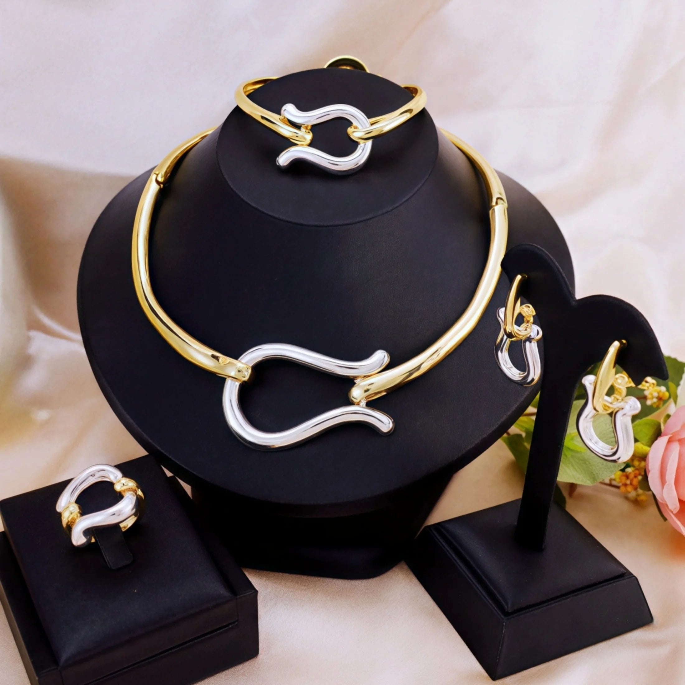 Women’s Gold Color Jewelry Set