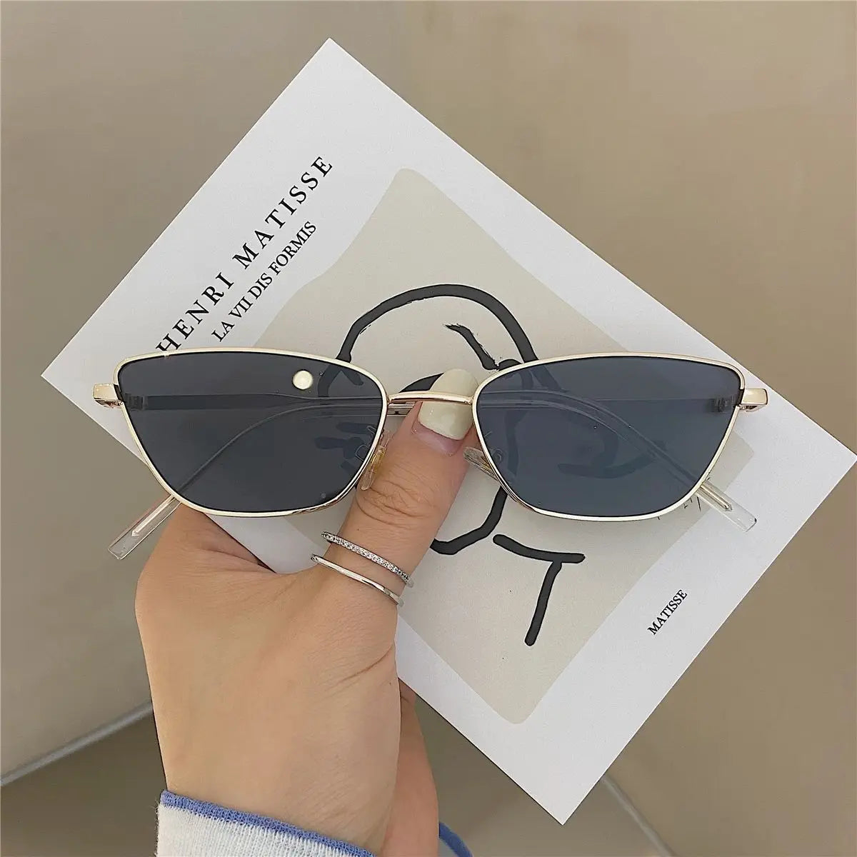 Women’s Classic Oversized Square Metal Sunglasses